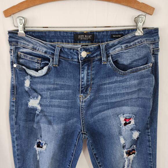 Judy Blue Blue Denim Skinny Fit Distressed Cut Outs Mid rise Jeans Size 11-31 - Picture 3 of 7
